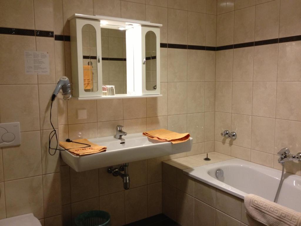 Gasthof Bacher Hotel Villach Esterno foto